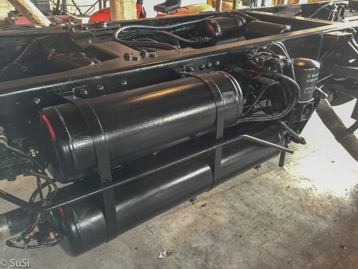 Druckluftkessel MB 1224 nach Behandlung mit Mipa und Brantho Korrux Druckluftkessel MB 1224 nach Behandlung mit Mipa und Brantho Korrux