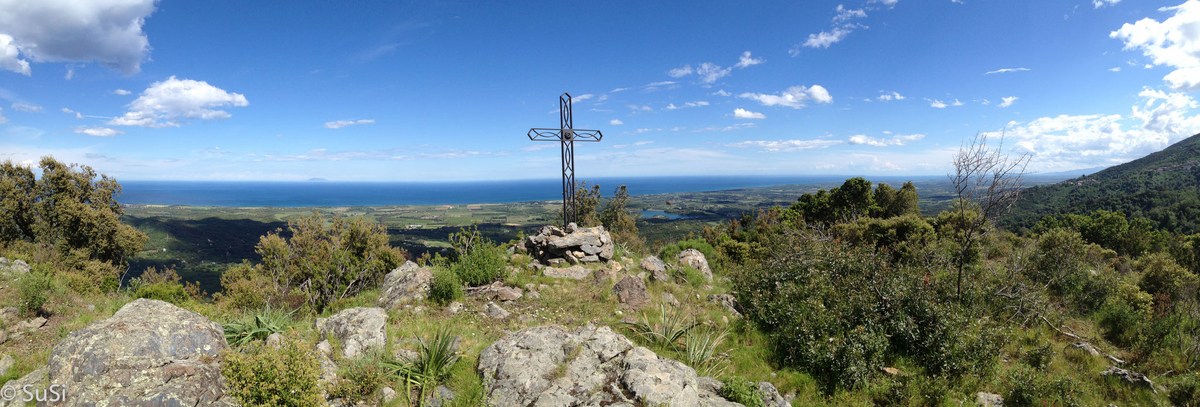 Gipfelkreuz am Hausberg