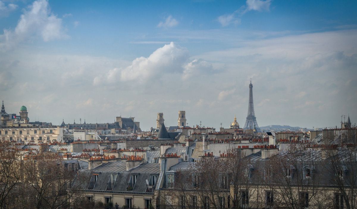 Blick vom Institute du monde arabe auf den Eiffelturm